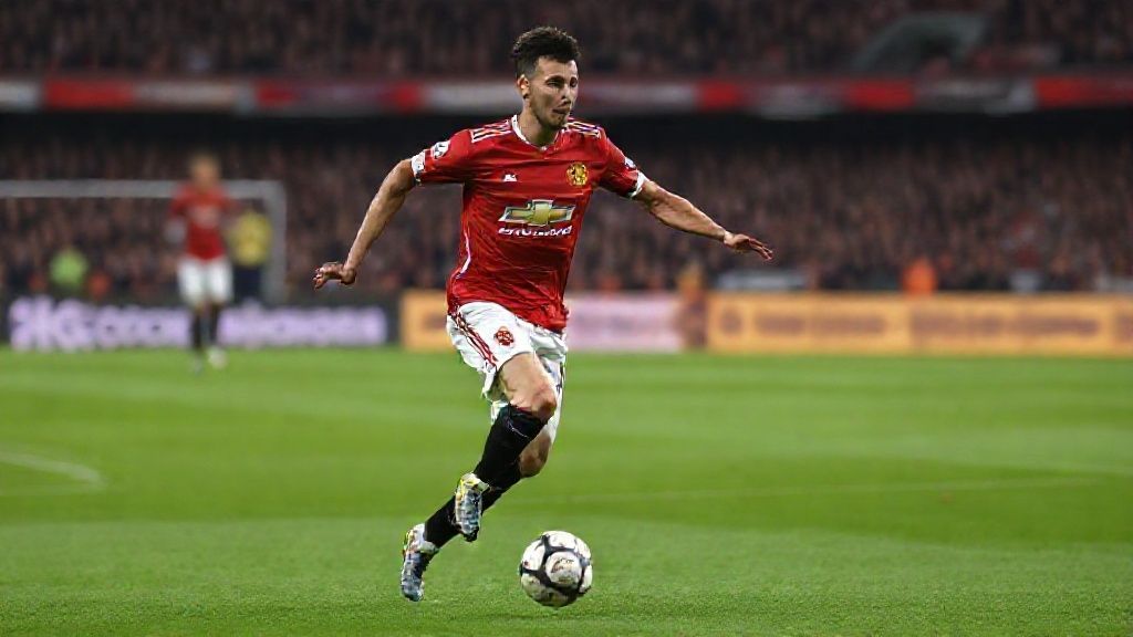 曼联新星遭贱卖？20岁天才中场或5000万投奔意甲